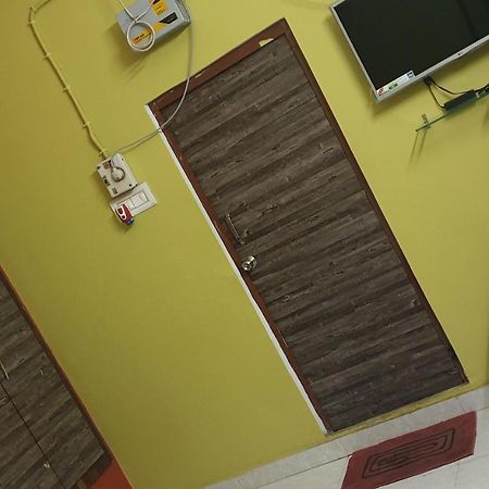 Hotel Tulsi Banda Exterior photo
