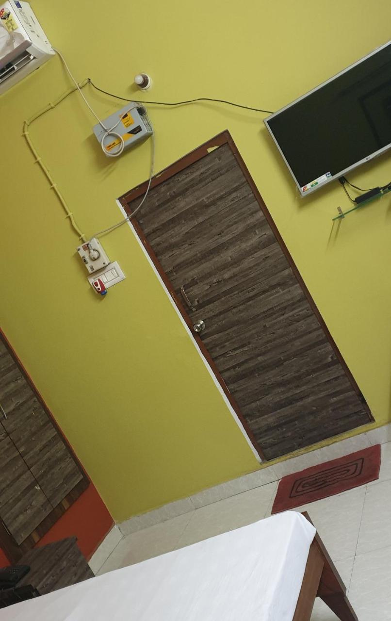Hotel Tulsi Banda Exterior photo